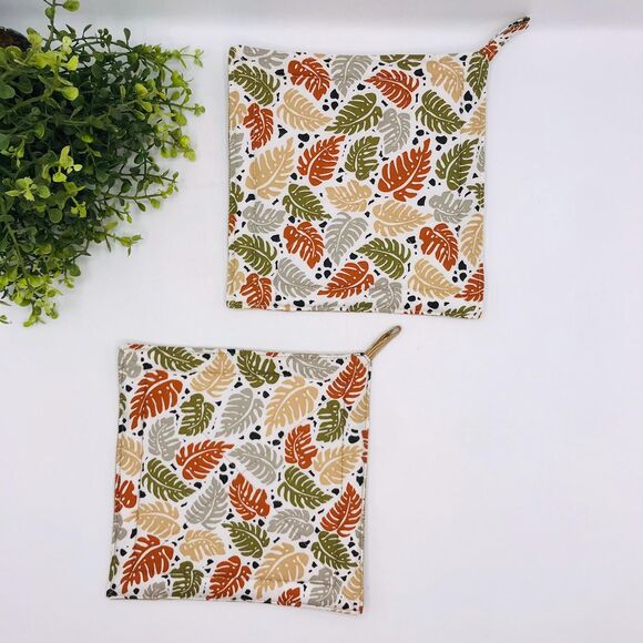 Set of 2 Square Potholders, Monstera Plant, 2 Piece Baking Gift Set 7x7 Inches - Picture 4 of 8